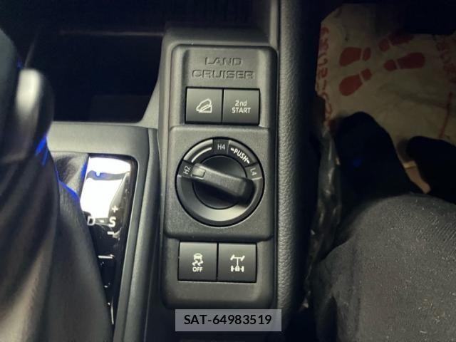 Toyota Land Cruiser FJ 2026-07 8366576-12