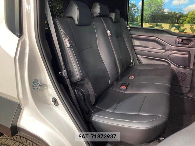 Toyota Land Cruiser FJ 2026-06 8366569-9