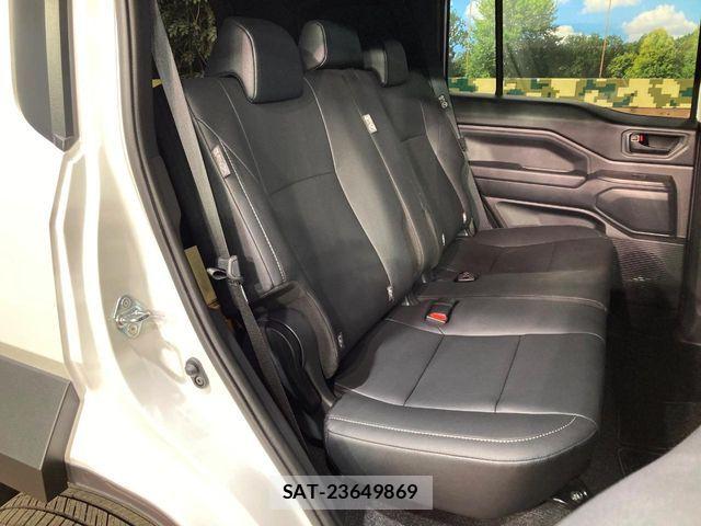 Toyota Land Cruiser FJ 2026-06 8366568-9