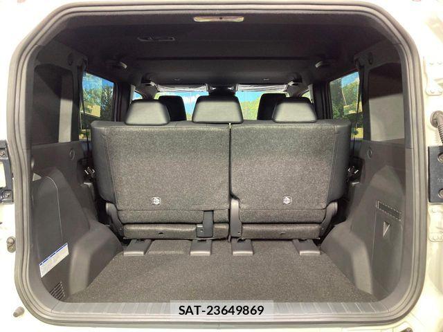 Toyota Land Cruiser FJ 2026-06 8366568-10