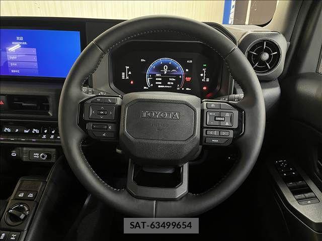Toyota Land Cruiser FJ 2026-07 8366567-12