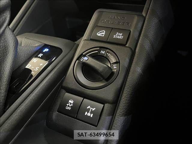 Toyota Land Cruiser FJ 2026-07 8366567-21