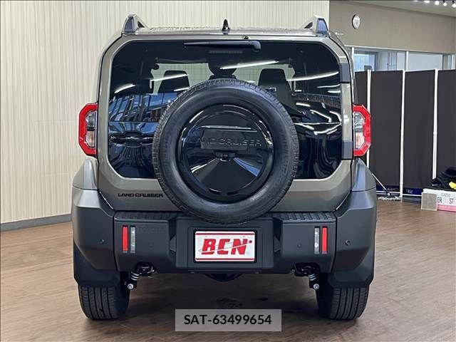 Toyota Land Cruiser FJ 2026-07 8366567-5