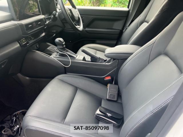 Toyota Land Cruiser FJ 2026-06 8371768-12