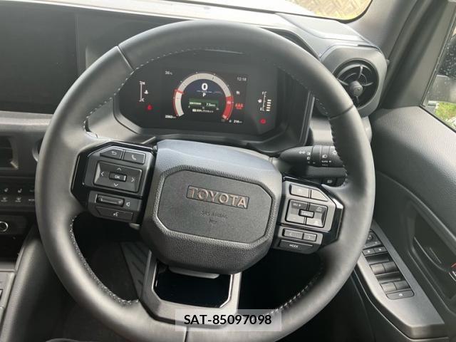 Toyota Land Cruiser FJ 2026-06 8371768-16