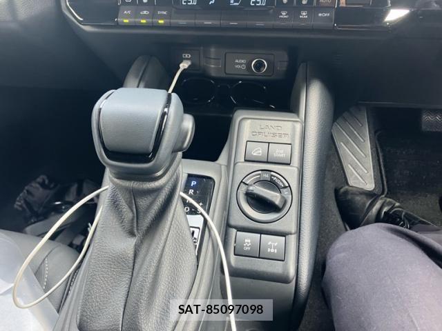 Toyota Land Cruiser FJ 2026-06 8371768-21