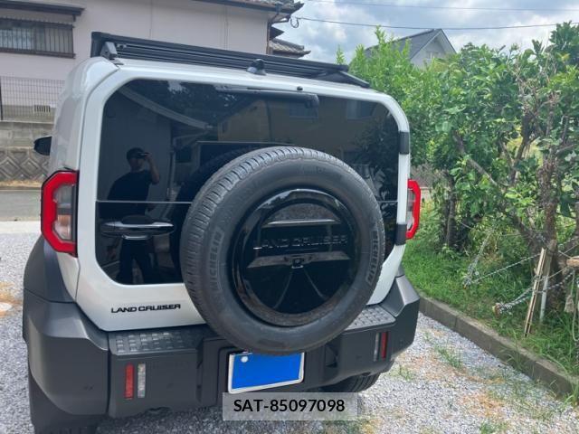 Toyota Land Cruiser FJ 2026-06 8371768-2