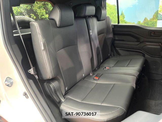 Toyota Land Cruiser FJ 2026-07 8438287-11