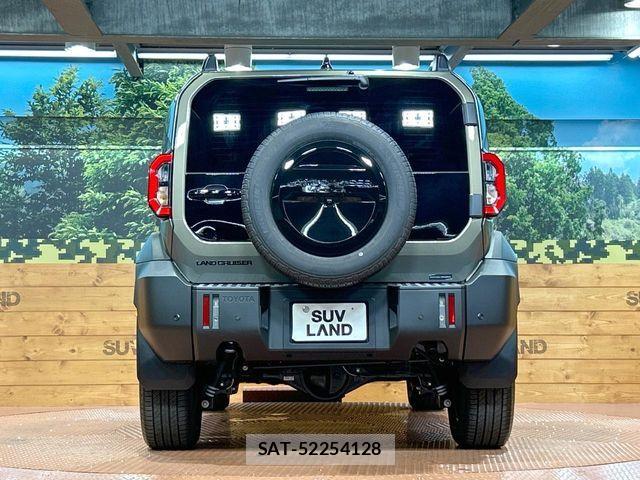 Toyota Land Cruiser FJ 2026-07 8457763-14