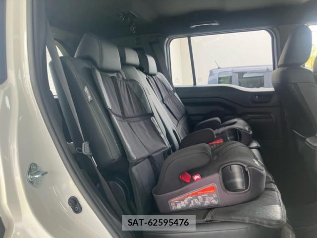 Toyota Land Cruiser FJ 2026-06 8562324-13