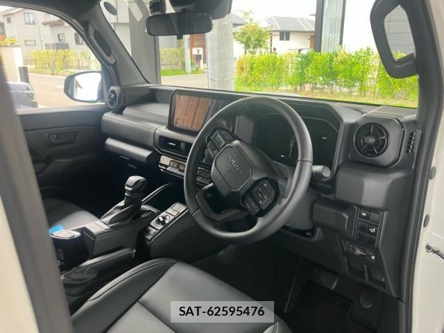 Toyota Land Cruiser FJ 2026-06 8562324-15