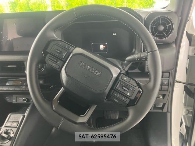 Toyota Land Cruiser FJ 2026-06 8562324-16
