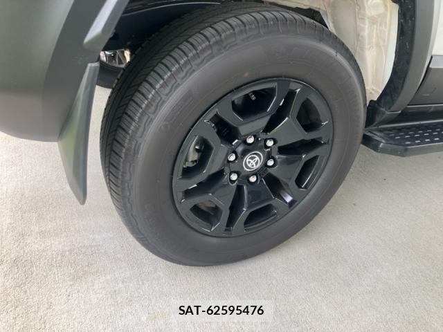 Toyota Land Cruiser FJ 2026-06 8562324-7
