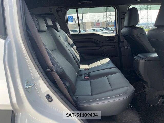 Toyota Land Cruiser FJ 2026-07 8627359-8