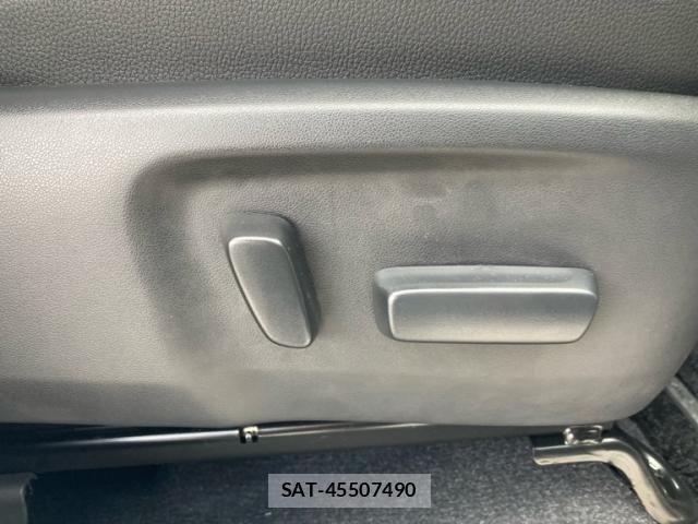 Toyota Land Cruiser FJ 2026-05 8659767-13