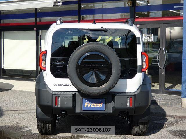 Toyota Land Cruiser FJ 2026-06 8659766-10