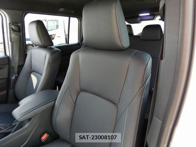 Toyota Land Cruiser FJ 2026-06 8659766-13