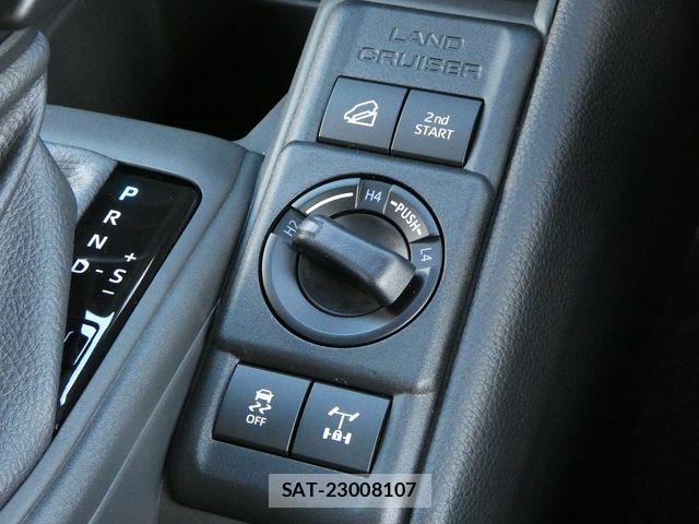 Toyota Land Cruiser FJ 2026-06 8659766-22