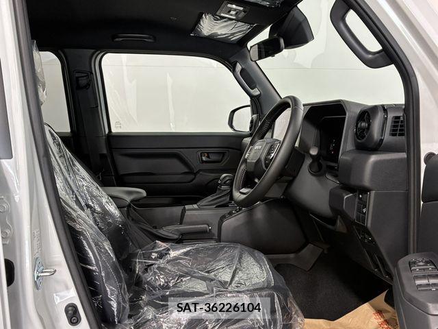 Toyota Land Cruiser FJ 2026-08 8743135-1