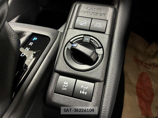 Toyota Land Cruiser FJ 2026-08 8743135-27