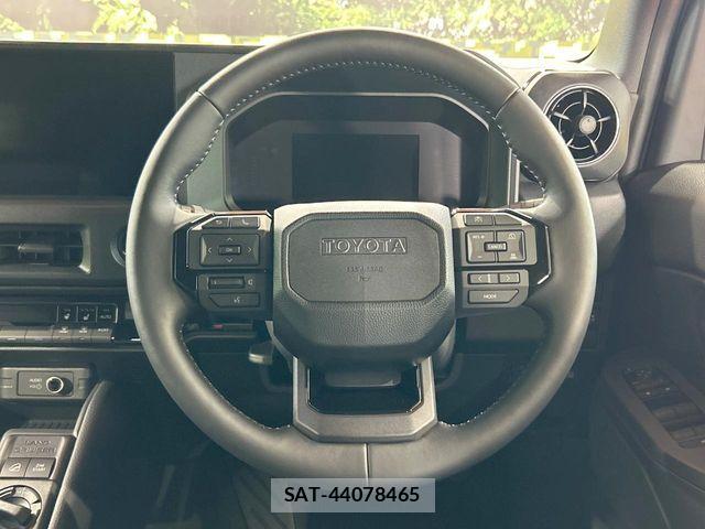 Toyota Land Cruiser FJ 2026-07 8796356-10