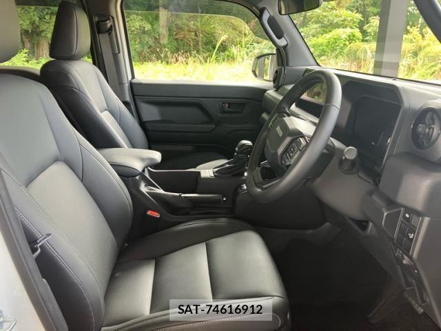 Toyota Land Cruiser FJ 2026-07 8880355-10