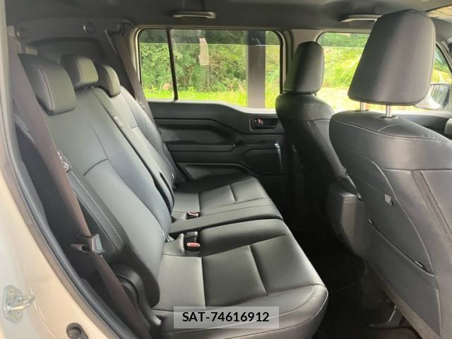Toyota Land Cruiser FJ 2026-07 8880355-11