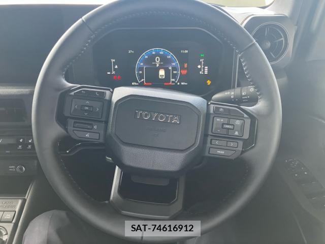 Toyota Land Cruiser FJ 2026-07 8880355-13