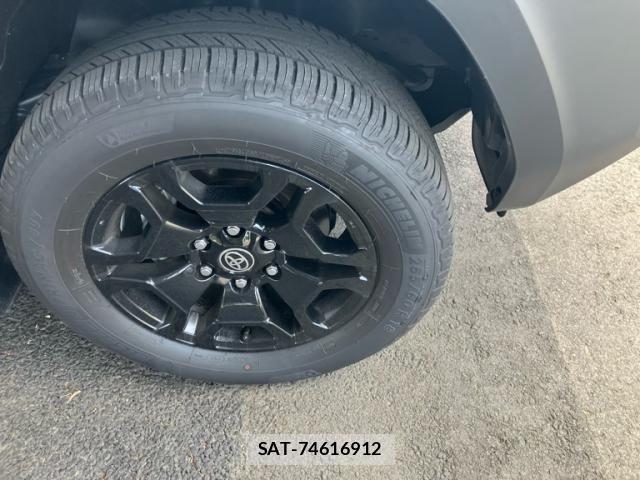 Toyota Land Cruiser FJ 2026-07 8880355-2