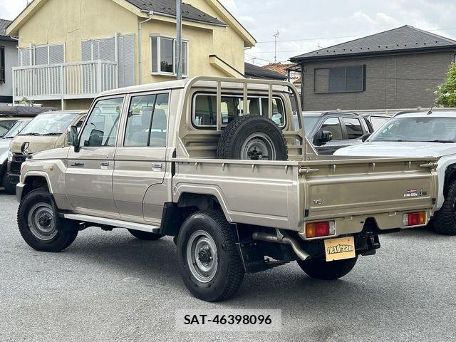 Toyota LAND CRUISER 2014-12 6907214-2