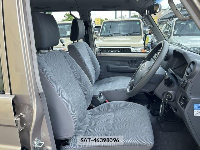 Toyota LAND CRUISER 2014-12 6907214-6