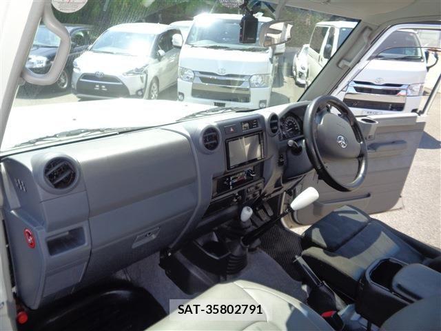 Toyota LAND CRUISER 2015-01 7251217-26