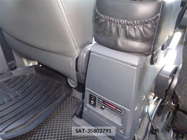 Toyota LAND CRUISER 2015-01 7251217-28