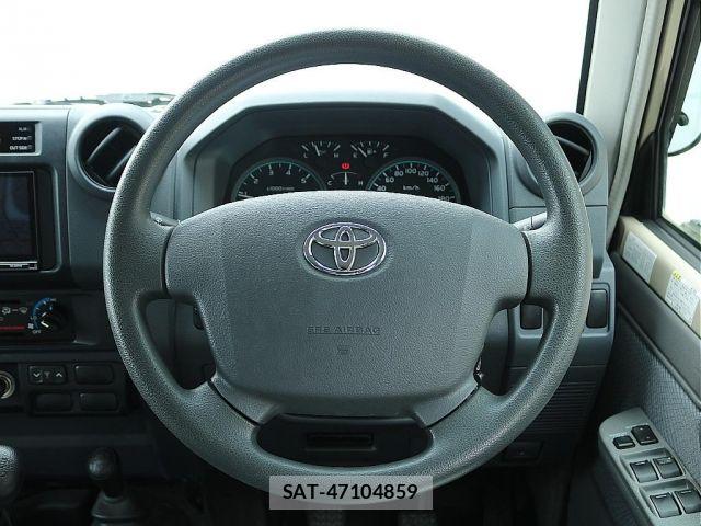 Toyota LAND CRUISER 2015-01 7979667-2