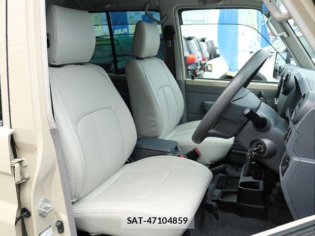 Toyota LAND CRUISER 2015-01 7979667-3