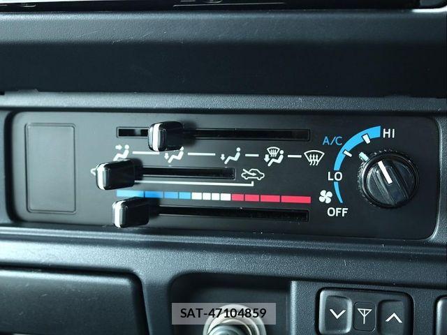 Toyota LAND CRUISER 2015-01 7979667-6