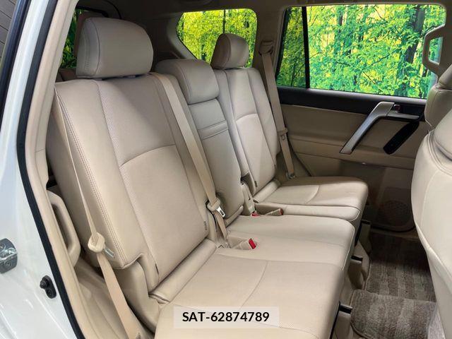 Toyota LAND CRUISER PRADO 2023-06 3066172-9
