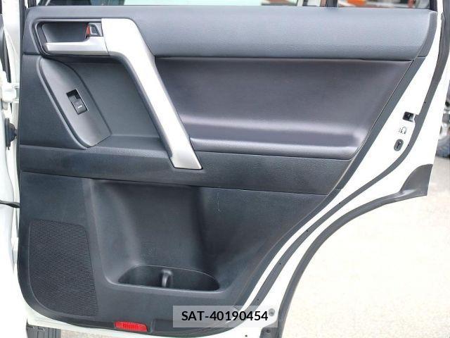 Toyota LAND CRUISER PRADO 2021-01 3770861-14