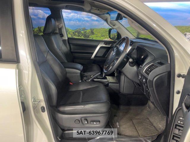 Toyota LAND CRUISER PRADO 2023-05 5870384-7
