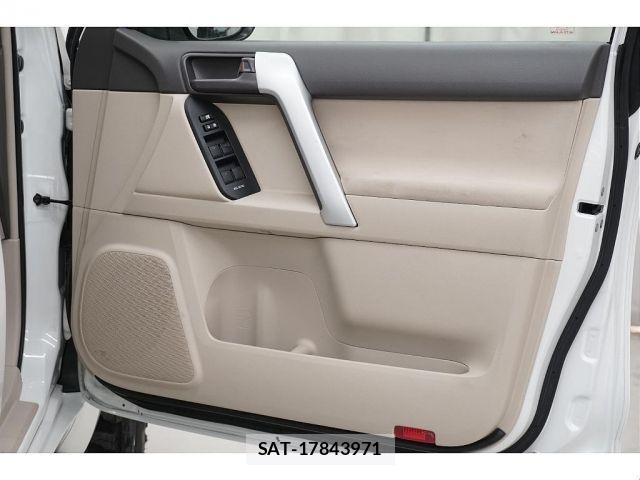 Toyota LAND CRUISER PRADO 2017-01 6216158-13