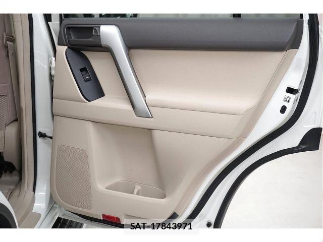 Toyota LAND CRUISER PRADO 2017-01 6216158-14