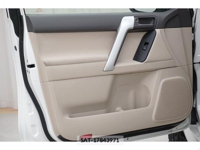 Toyota LAND CRUISER PRADO 2017-01 6216158-15
