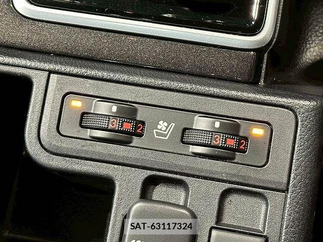 Toyota LAND CRUISER PRADO 2021-04 6216145-13