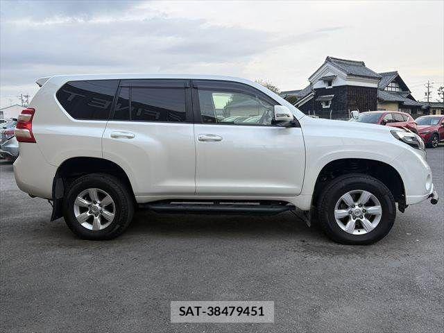 Toyota LAND CRUISER PRADO 2017-07 6276642-18
