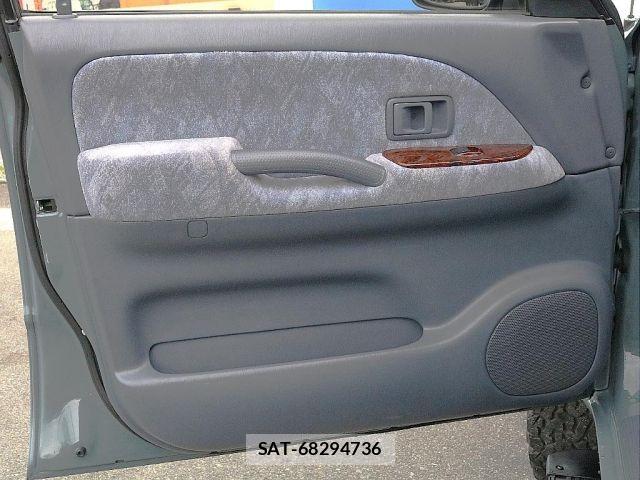 Toyota LAND CRUISER PRADO 2000-01 6676589-16