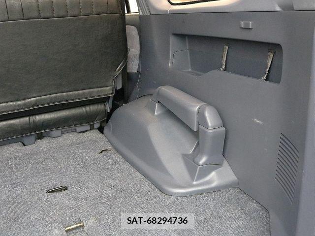 Toyota LAND CRUISER PRADO 2000-01 6676589-18