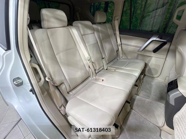 Toyota LAND CRUISER PRADO 2023-04 6676566-10
