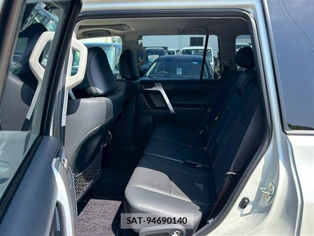 Toyota LAND CRUISER PRADO 2023-10 6691079-5