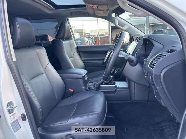 Toyota LAND CRUISER PRADO 2023-04 6716456-10