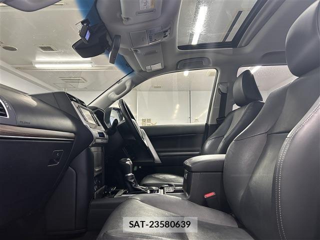 Toyota LAND CRUISER PRADO 2019-03 6752145-23